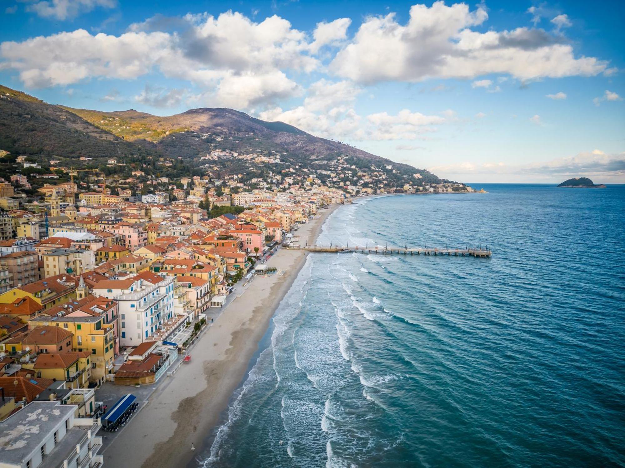 Aparthotel Residenza Le Terrazze Alassio Exterior foto