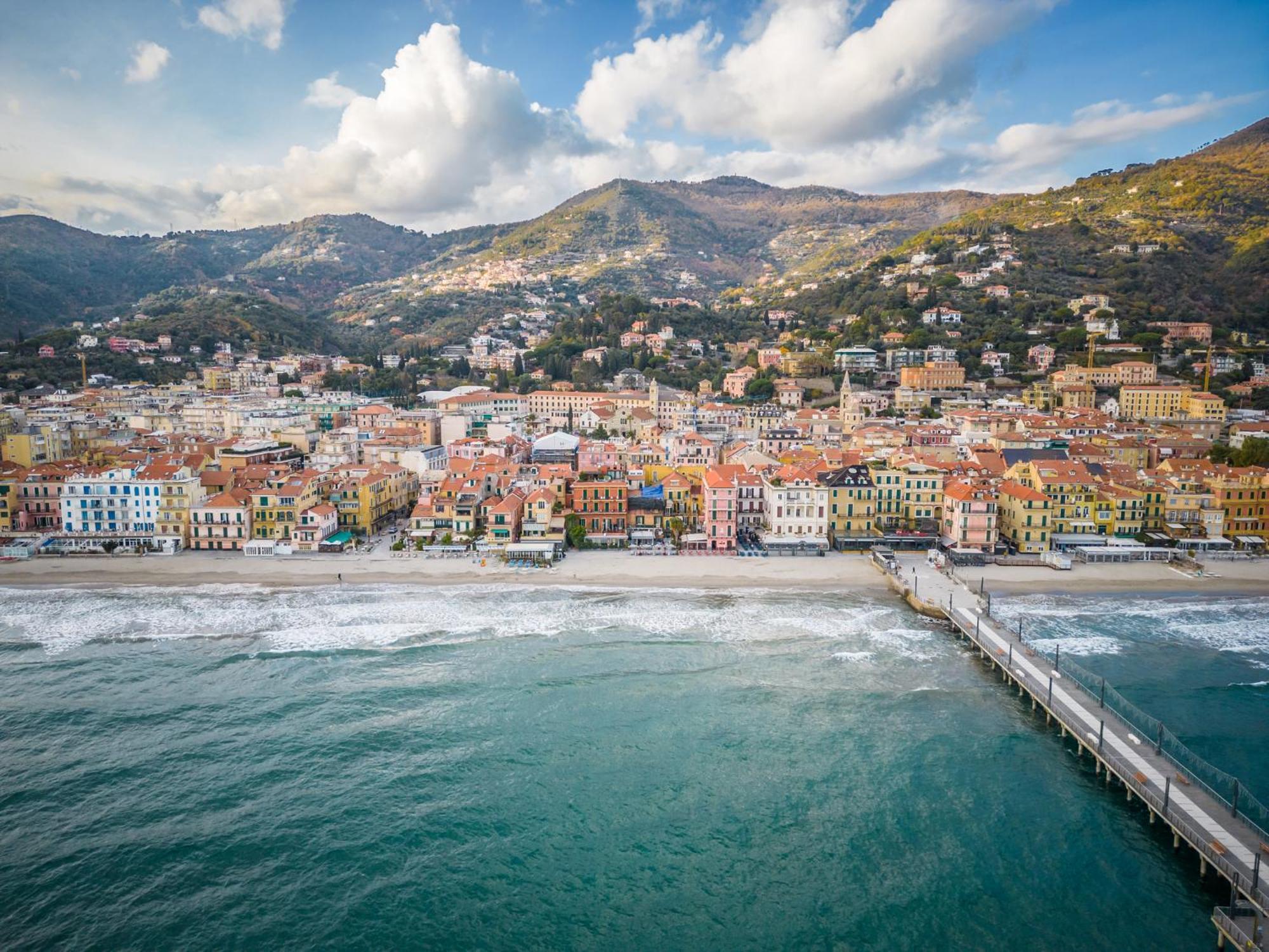 Aparthotel Residenza Le Terrazze Alassio Exterior foto